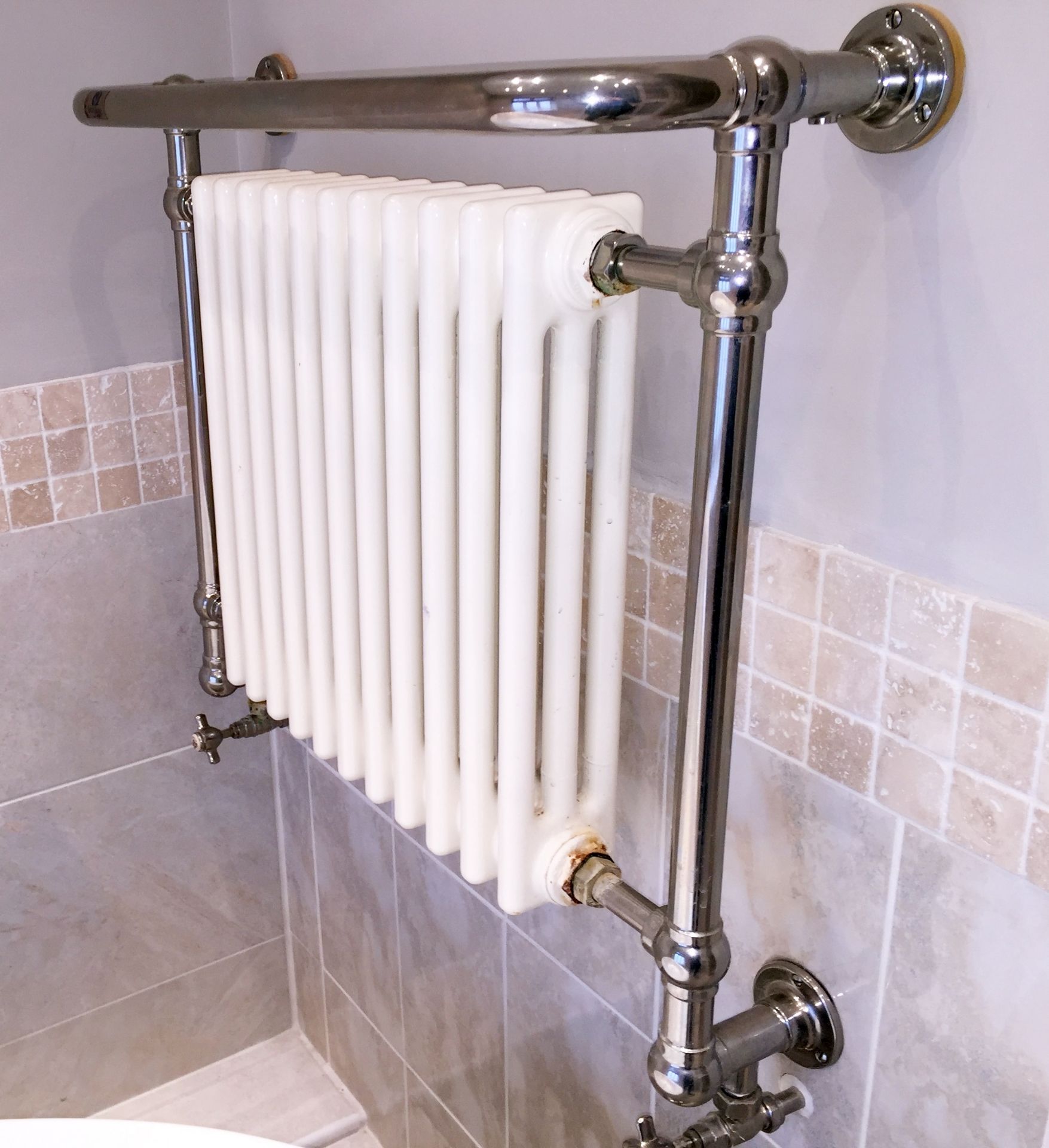 2 x Matching Radiators - Dimensions Width 80cm x Height 74cm x Depth 25cm - Preowned In Good - Image 2 of 6