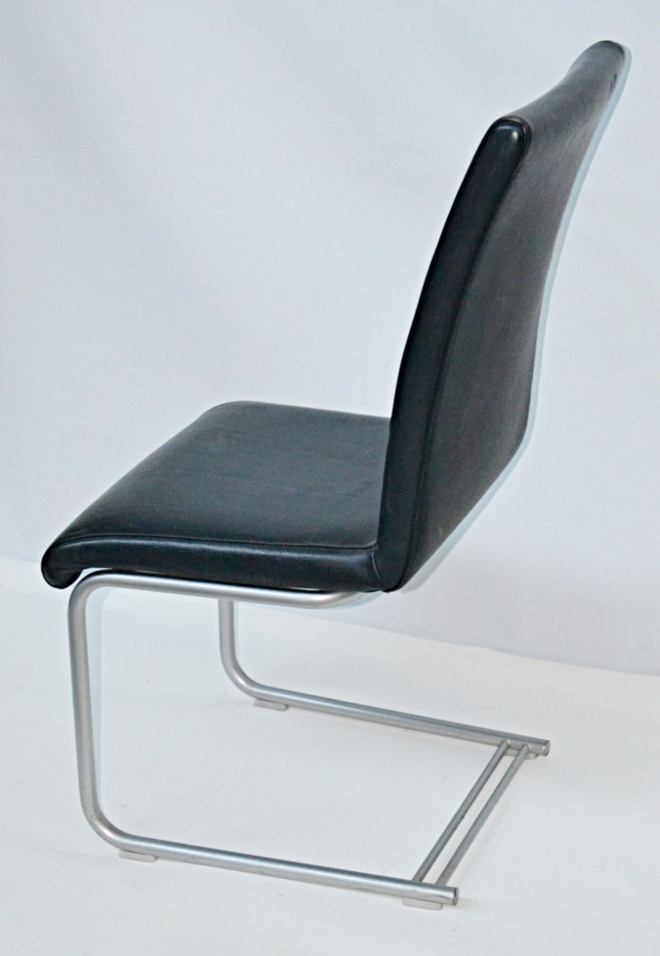 6 x Matching VENJAKOB "Let's Go" Dining Chairs - Expertly Upholstered In Black Leather With Metal Ca - Bild 6 aus 9