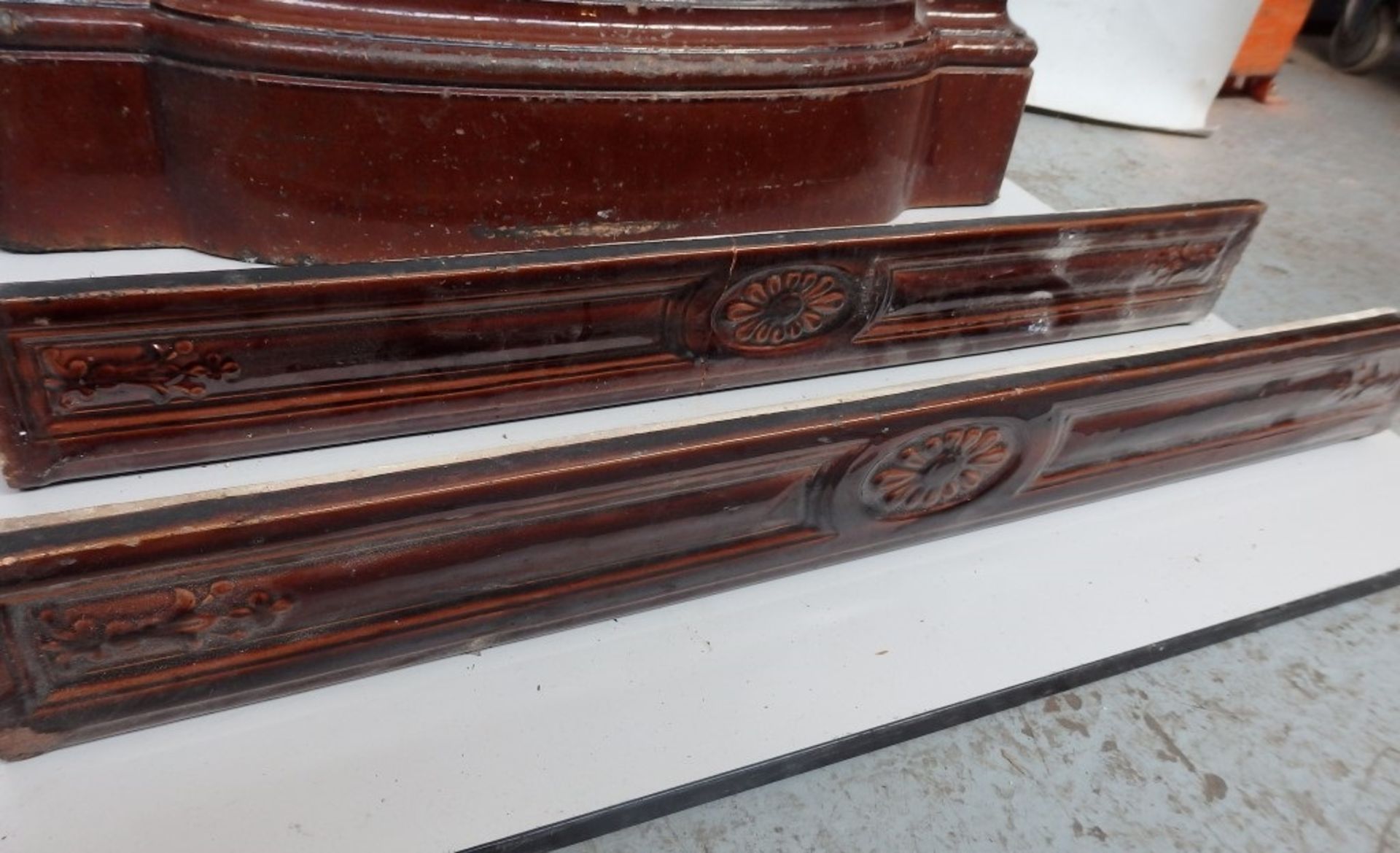 1 x Vintage Ceramic Fire Surround - 90cm Wide - Recently Removed From An Upmarket Bar Environment - - Image 14 of 16