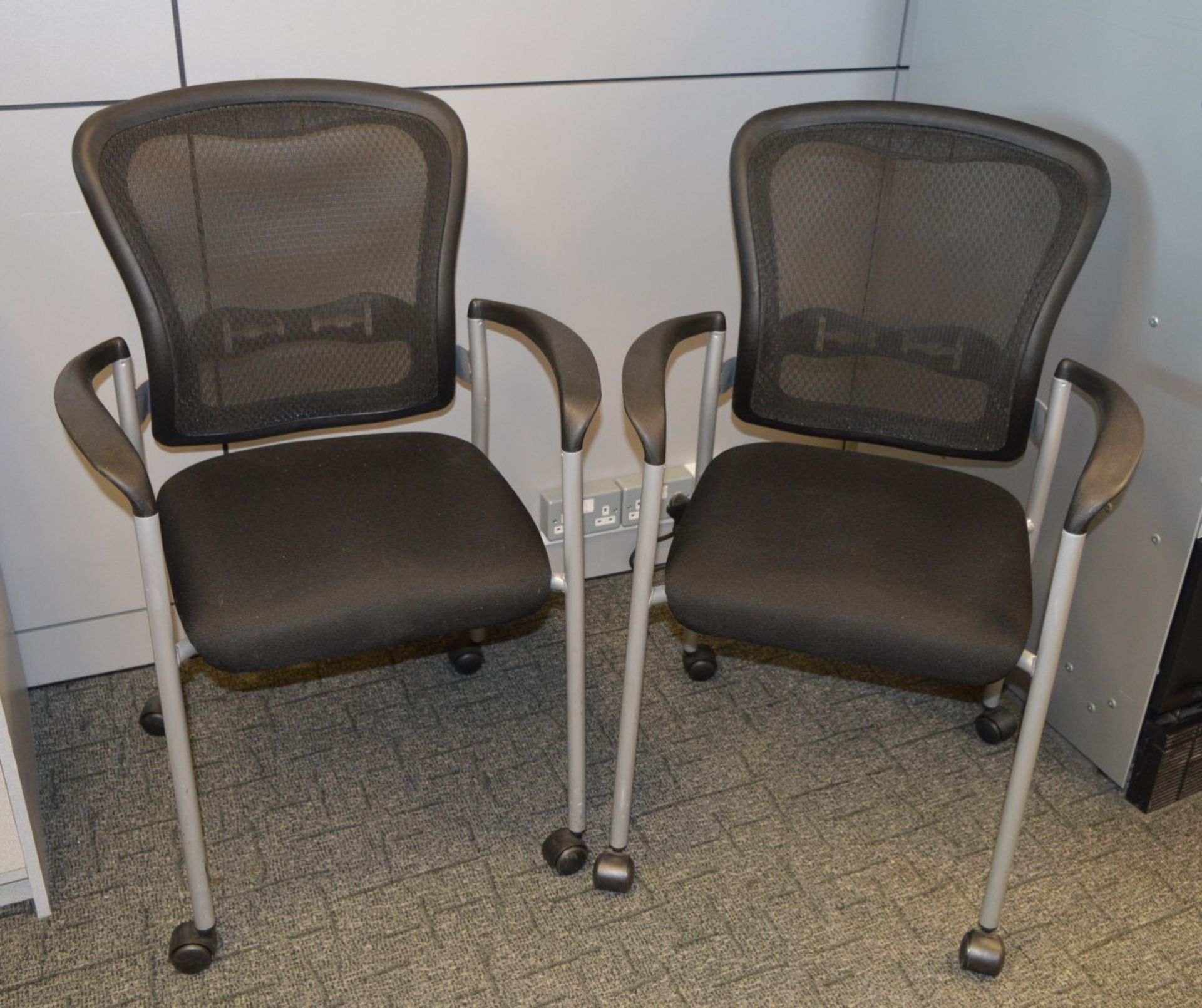 4 x Senator SL829A Office Chairs With Castors - Ergonomical Chairs With Armrests - High Quality