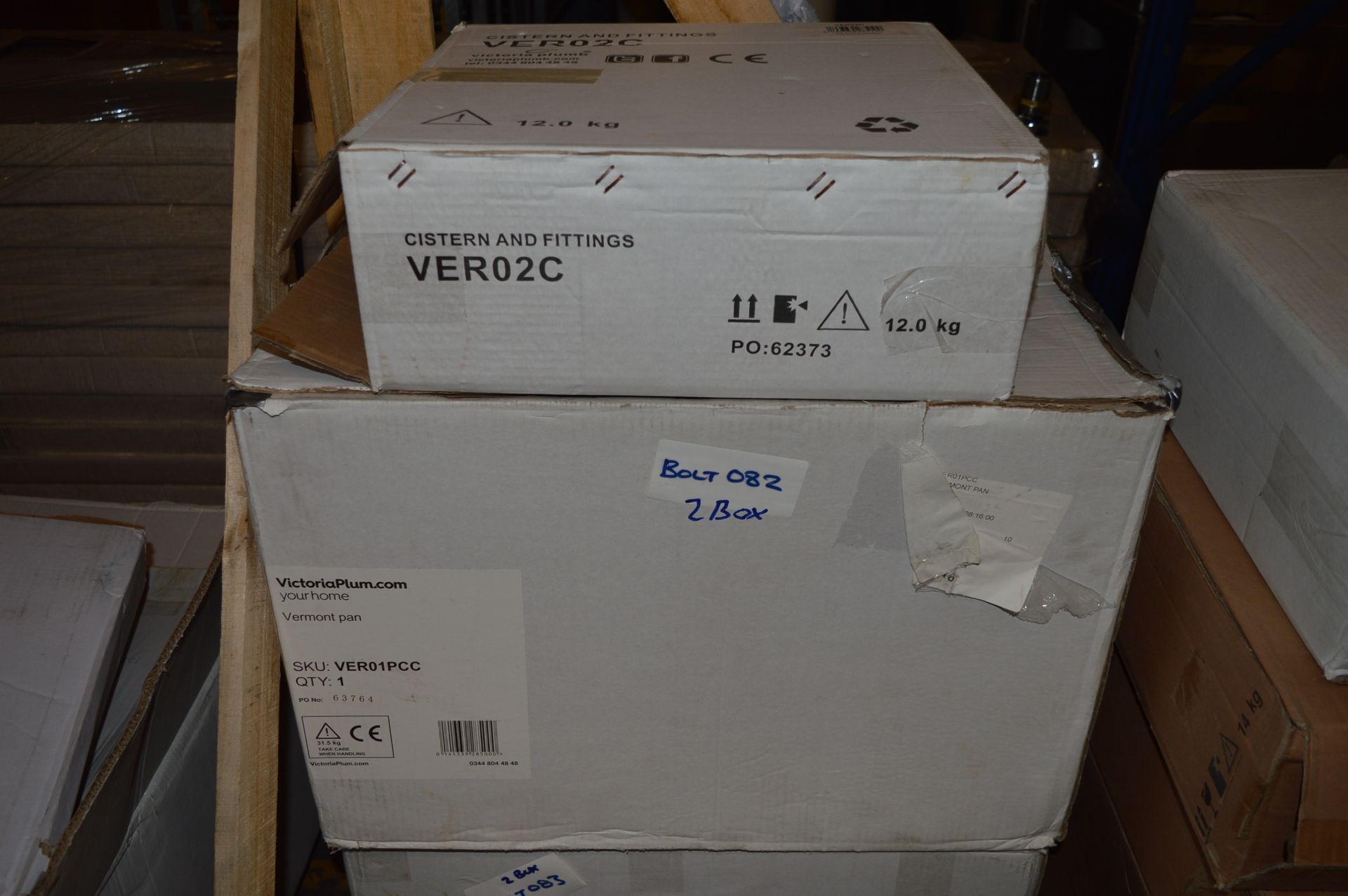 1 x Vermont Close Coupled Toilet Pan With Cistern - Unused Stock - CL190 - Ref BOLT082 - Location: - Image 5 of 5