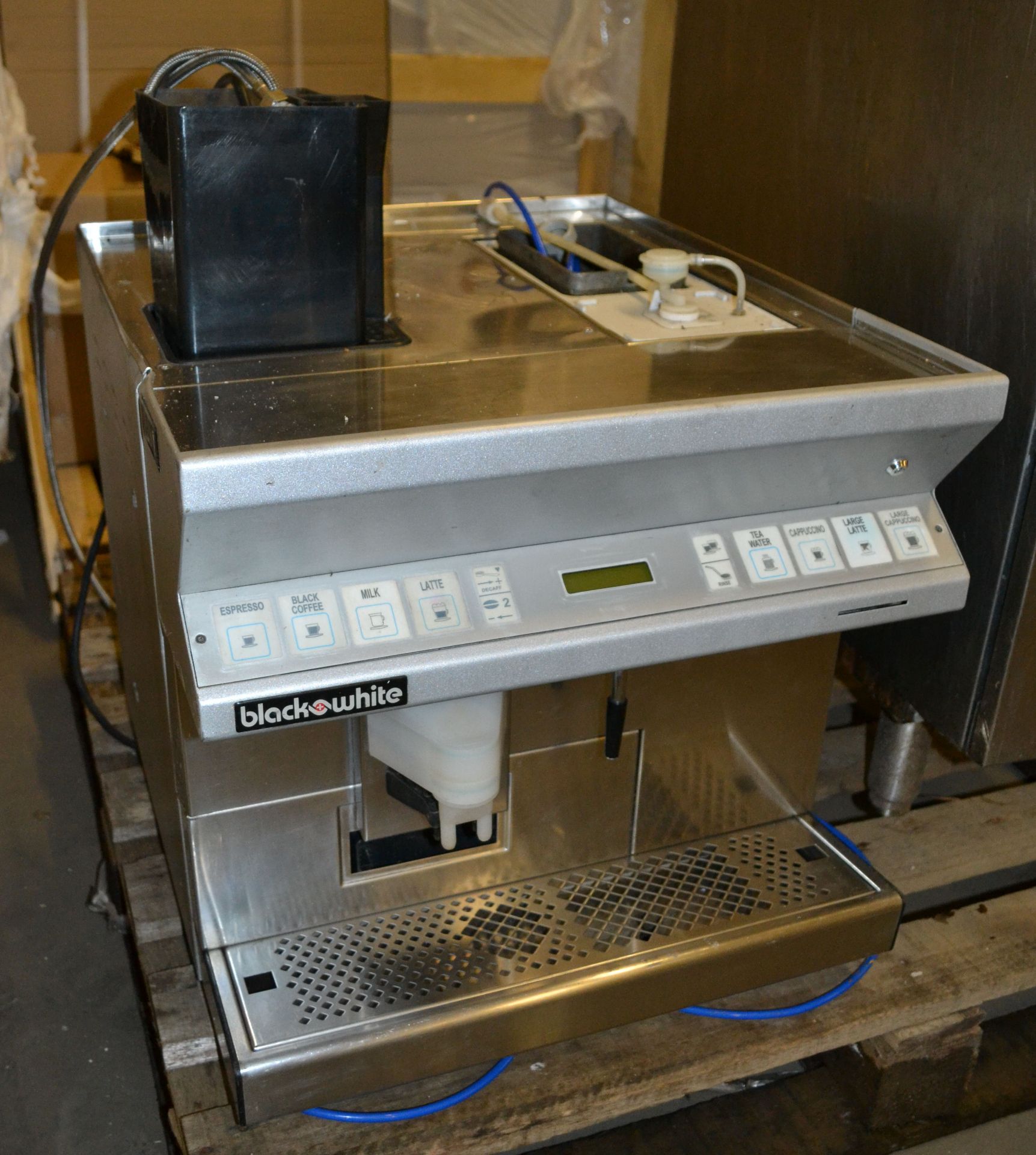 1 x Black + White Coffee Machine - Ref: FJC010 - CL124 - Location: Bolton BL1 - Used Condition - Image 3 of 4