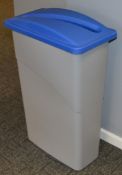 7 x Rubber Maid Paper Recycling Bins - Large Size - Excellent Condition - CL400 - Location:
