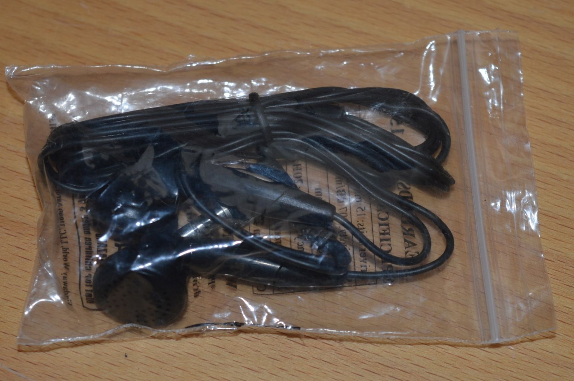 Approx 100 x Earbud Earphones - Type HL157 - 3.5mm Stereo Mini Plug - 32OHM - 107dB - New and Unused - Image 3 of 5