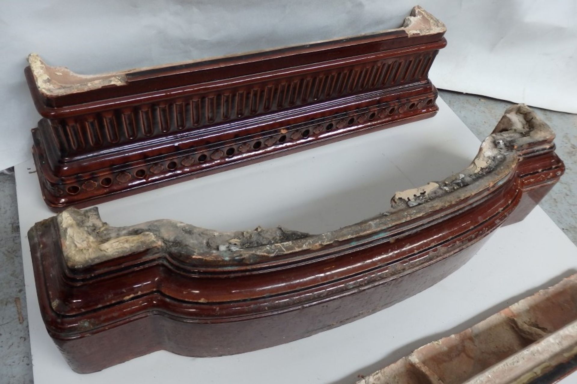 1 x Vintage Ceramic Fire Surround - 90cm Wide - Recently Removed From An Upmarket Bar Environment - - Image 6 of 16