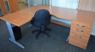 1 x Ergonomical Corner Office Desk With a Beech Finish, Cantilever Grey Coated Base, Cable Tidy