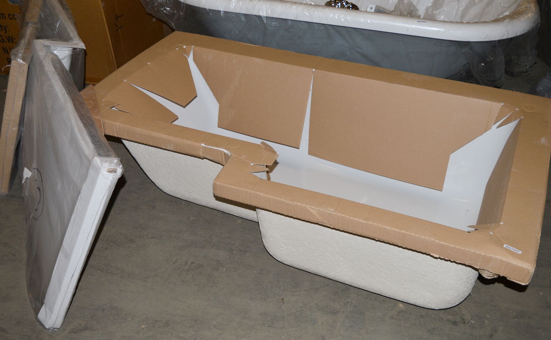 1 x Boston Right Hand L Shape Bath - Includes Side Panels - High Quality Acrylic Finish - - Image 2 of 6
