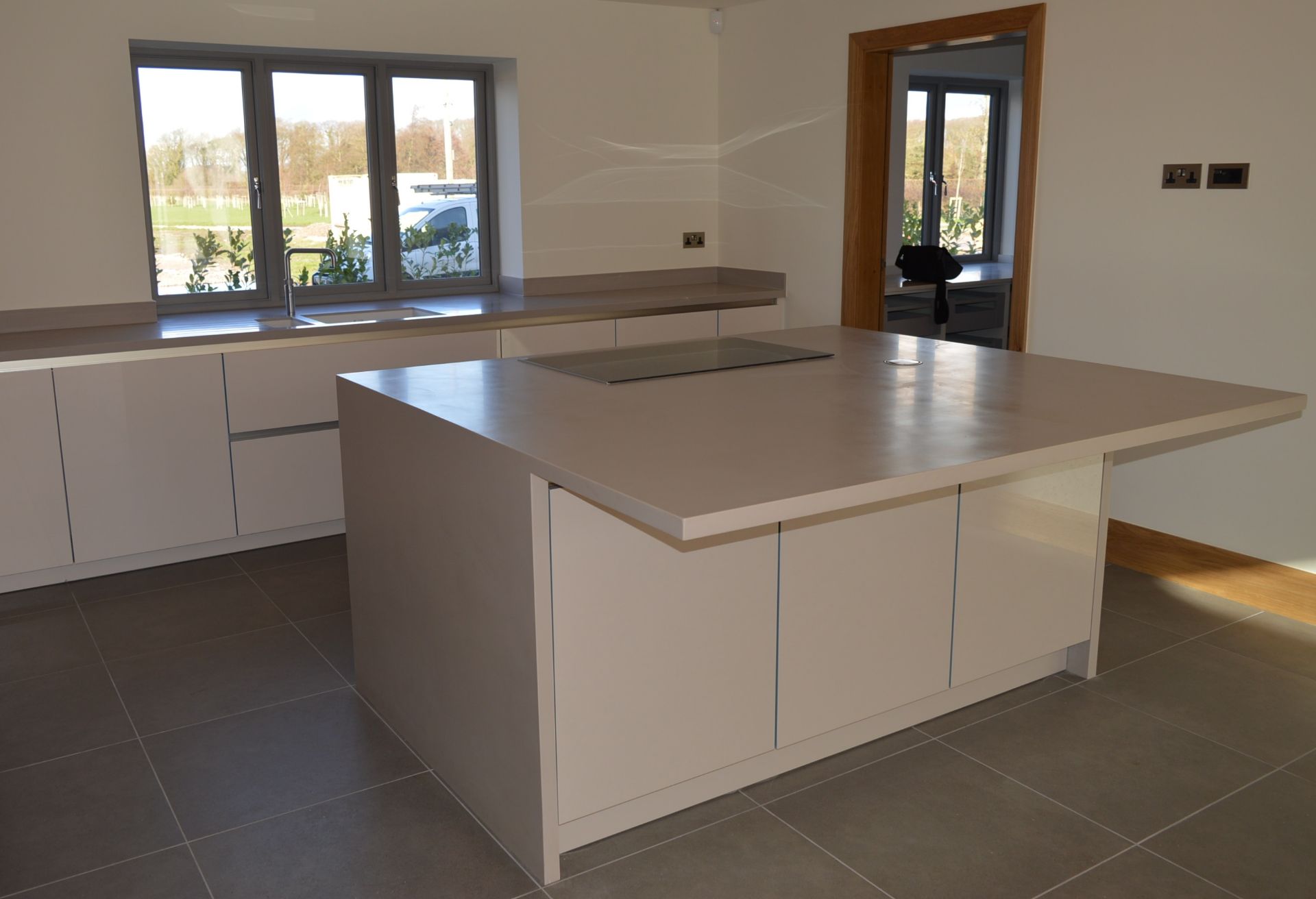 1 x Stunning KELLER Handleless FITTED KITCHEN With Corian Clay Worktops, Centre Island With - Image 93 of 104