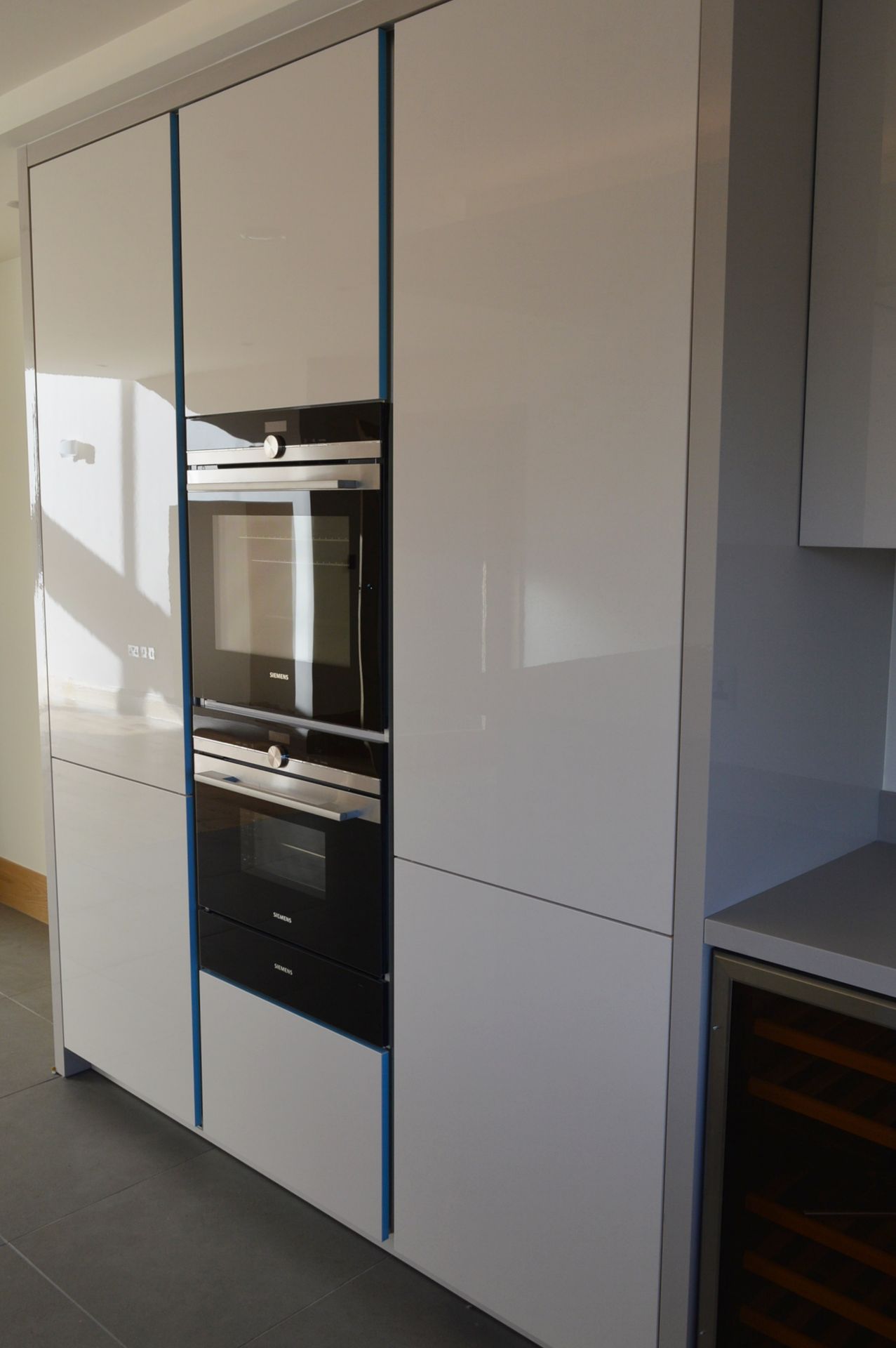 1 x Stunning KELLER Handleless FITTED KITCHEN With Corian Clay Worktops, Centre Island With - Image 35 of 104