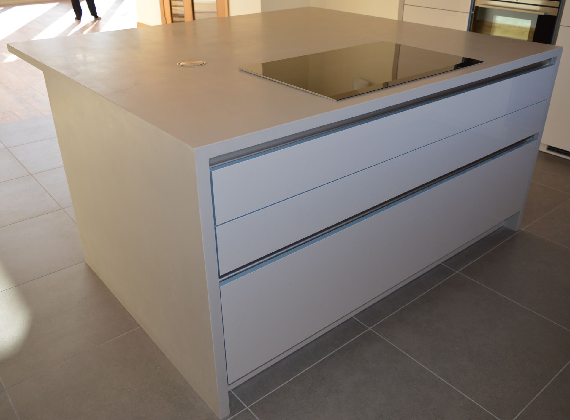 1 x Stunning KELLER Handleless FITTED KITCHEN With Corian Clay Worktops, Centre Island With - Image 11 of 104