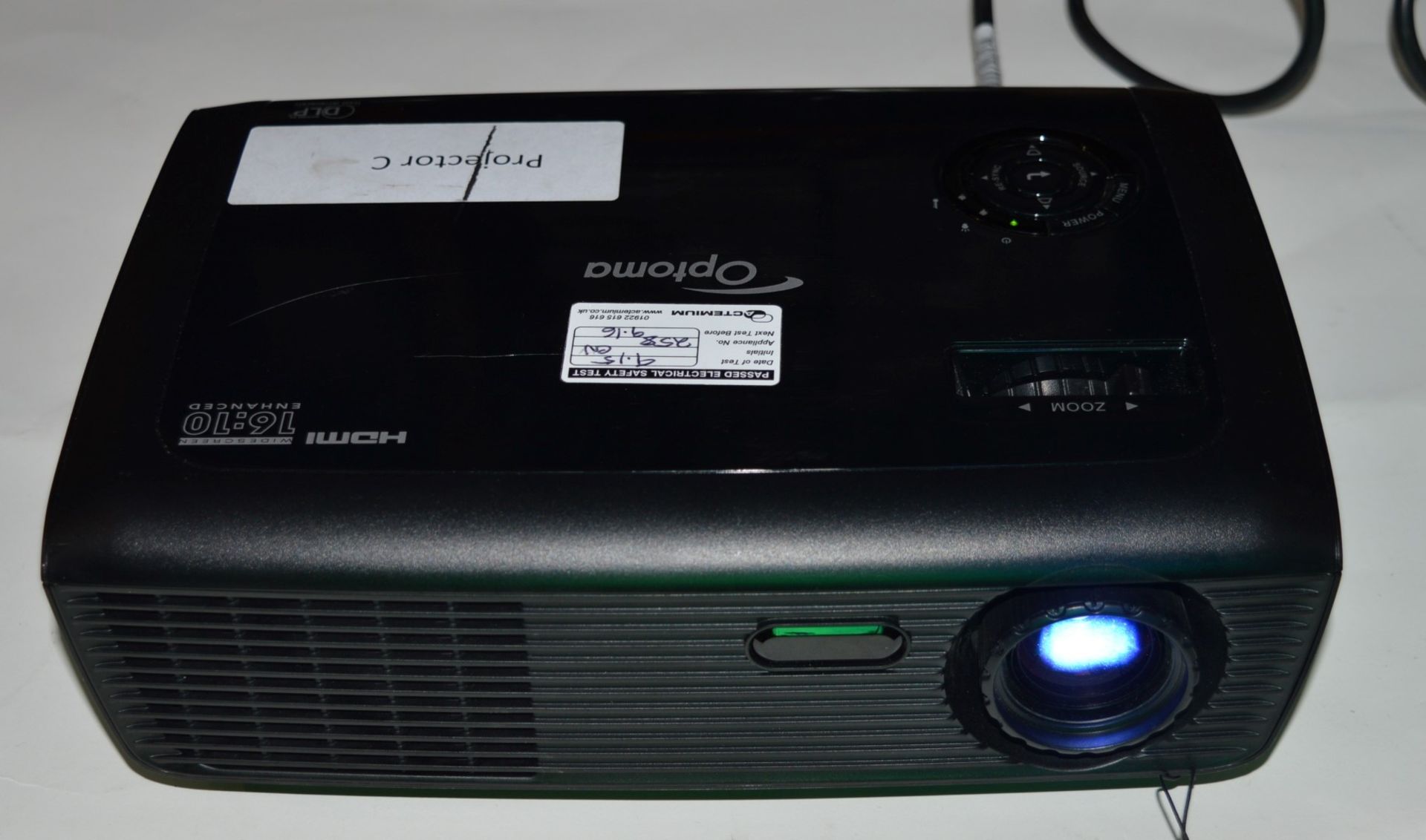1 x Optoma DLP Projector With HDMI 16:10 Enhanced Widescreen - Very Good Condition - Good Working