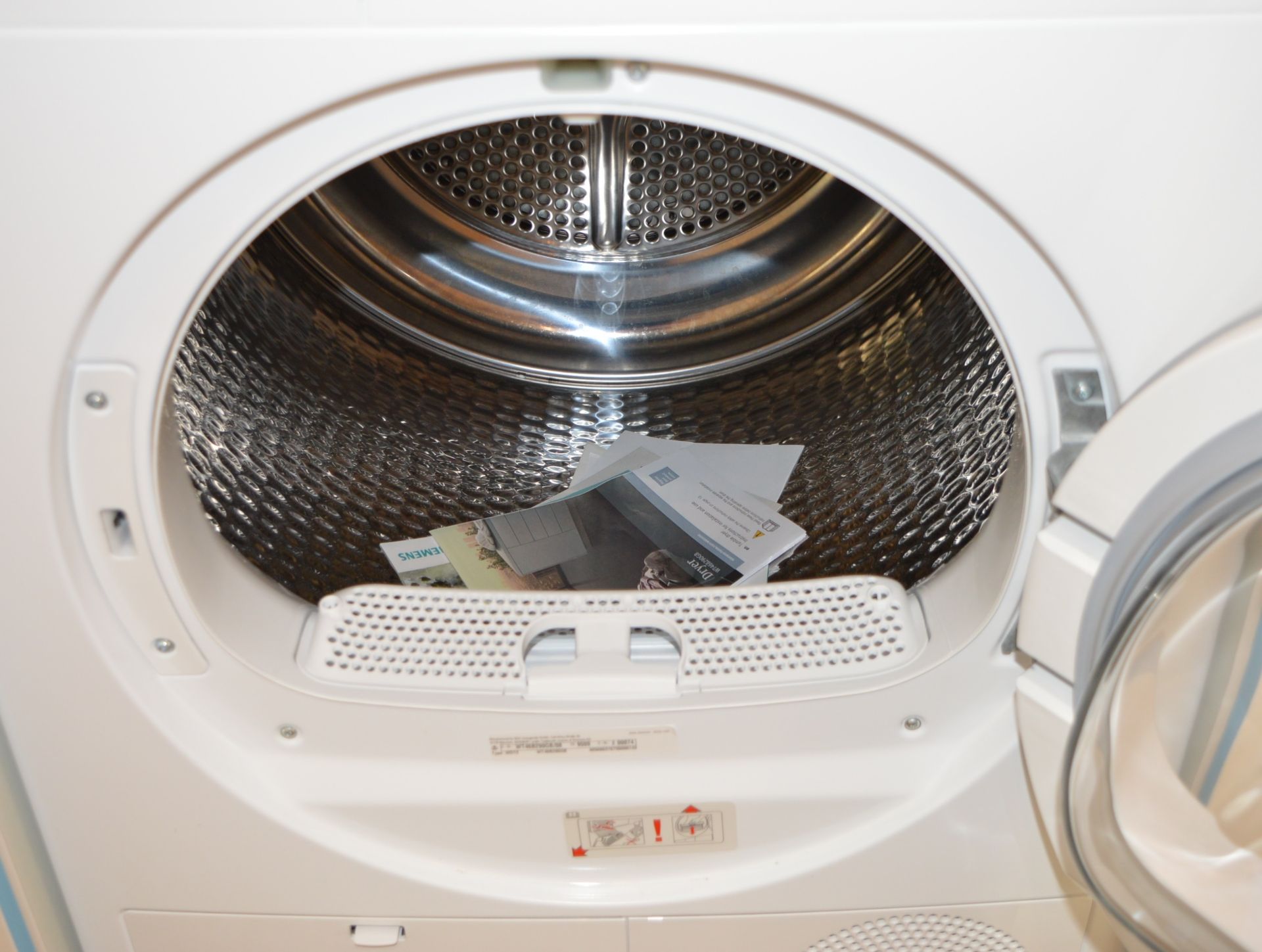 1 x Siemens iQ300 Condenser Dryer - Model WT46B290GB - Recommended Retail Price £519 - High Load 8kg - Image 6 of 8