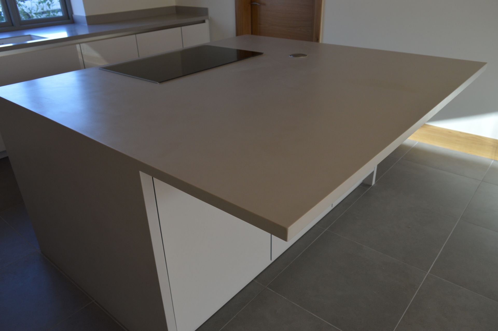 1 x Stunning KELLER Handleless FITTED KITCHEN With Corian Clay Worktops, Centre Island With - Image 28 of 104