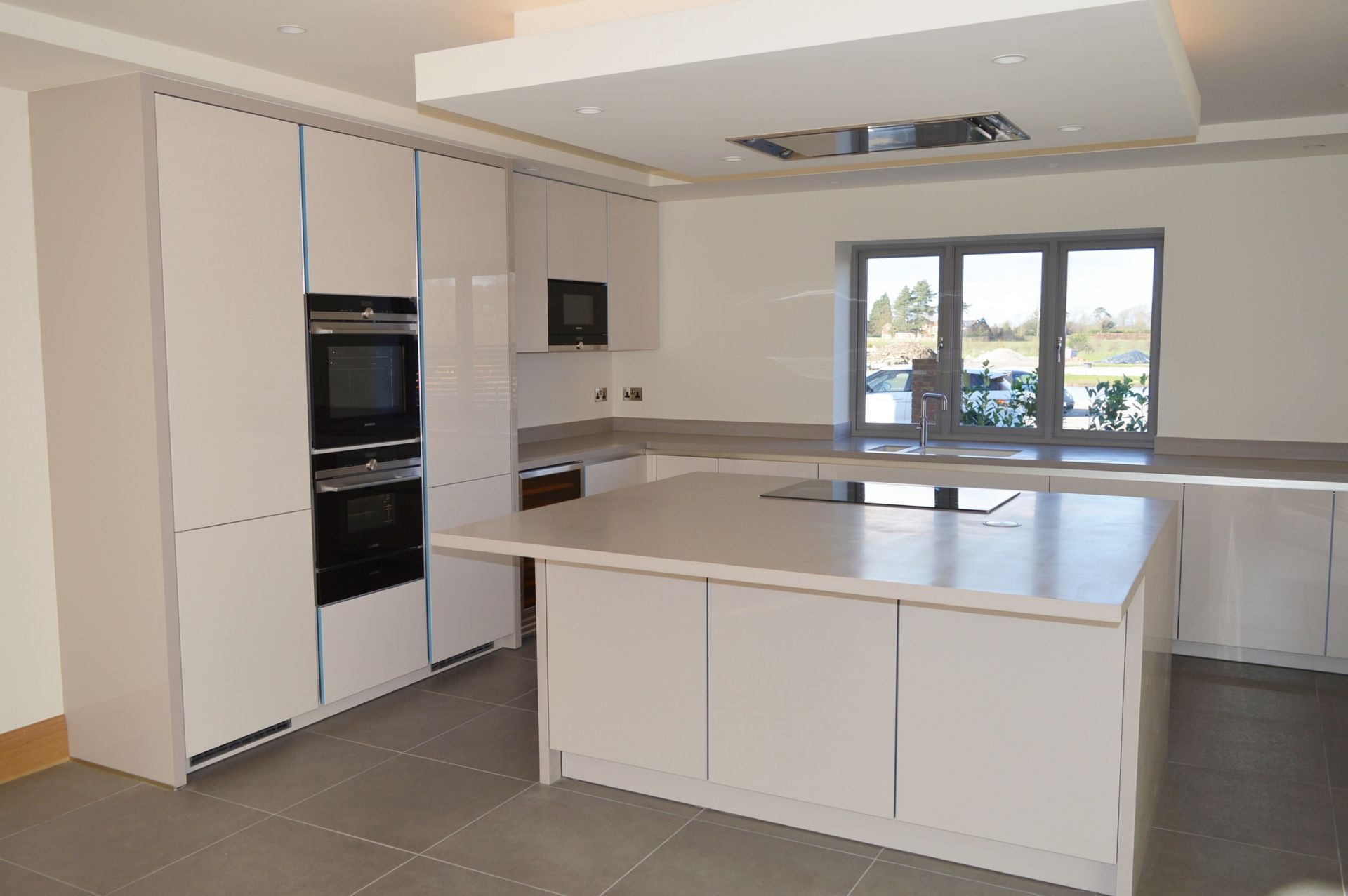 1 x Stunning KELLER Handleless FITTED KITCHEN With Corian Clay Worktops, Centre Island With