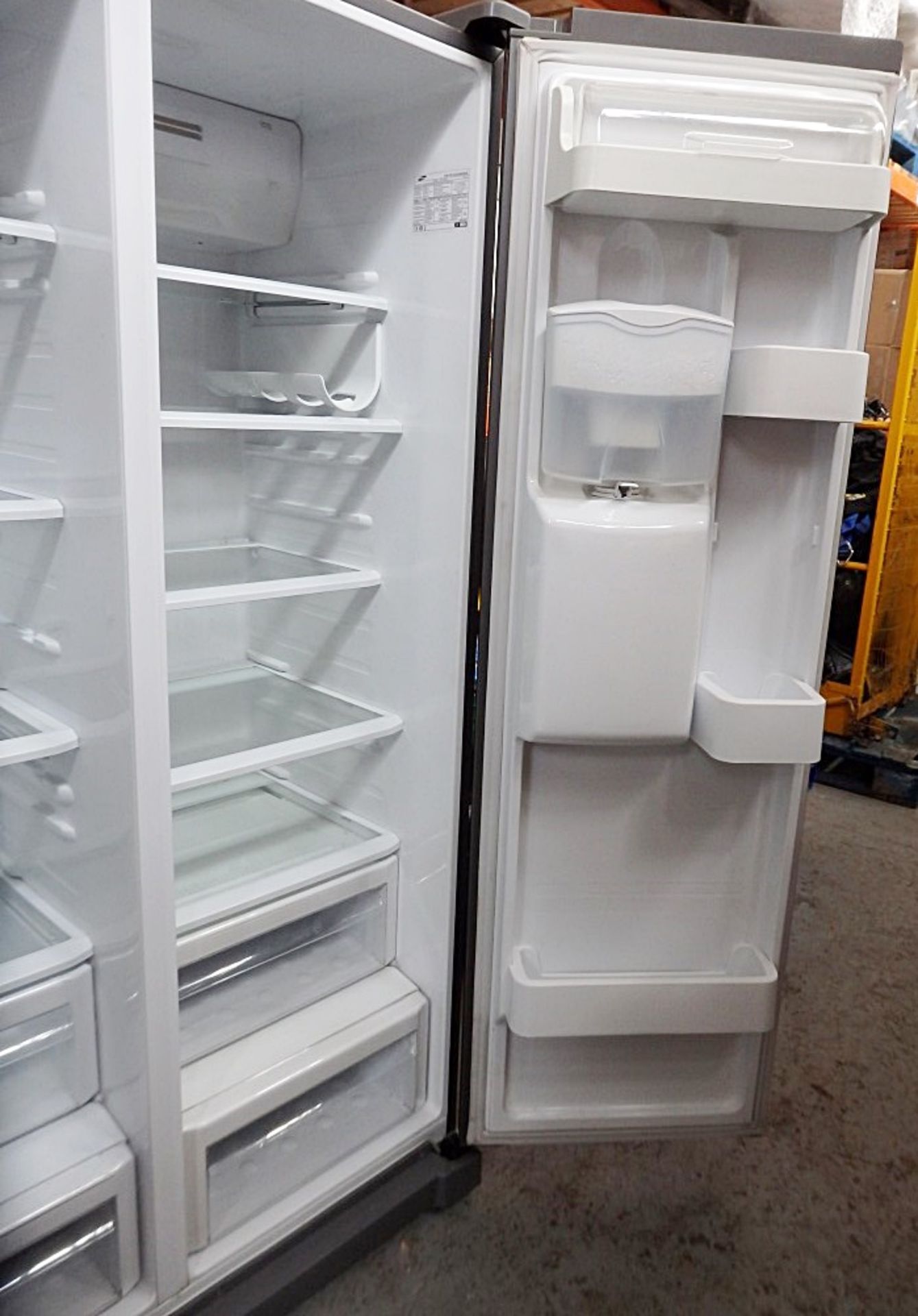 1 x Samsung American-Style (Side By Side) Fridge / Freezer RSA1WTMH - Dimensions: W91 x H178 x D73cm - Image 5 of 20