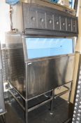 1 x Hoshizaki Cube Ice Maker - Model IM-240DNE-32 - Impressive Daily Ice Production Capacity of