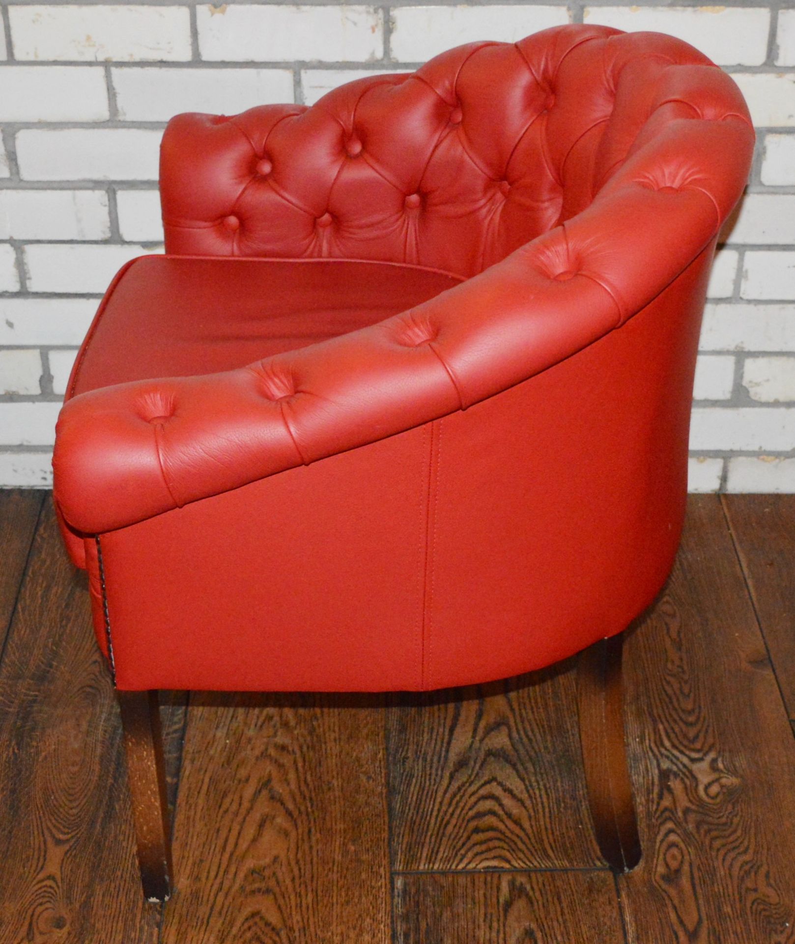 2 x Chesterfield Style Buttoned Back Red Leather Tub Chairs With Hardwood Legs Finished in an - Image 3 of 8