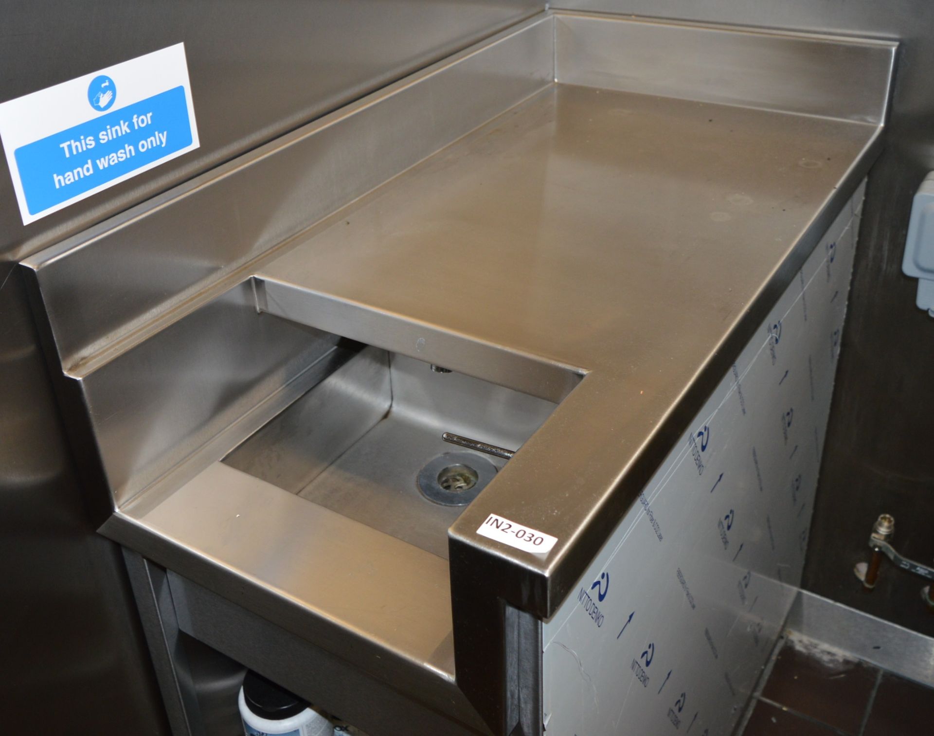 1 x Stainless Steel Hand Wash Prep Corner Unit - H91 x W48 x D90cms - CL350 - Ref 030 - Includes - Image 4 of 6
