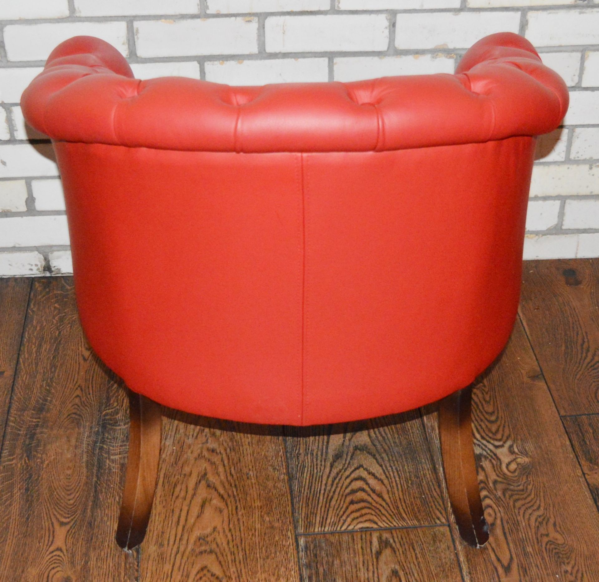 4 x Chesterfield Style Buttoned Back Red Leather Tub Chairs With Hardwood Legs Finished in an - Image 4 of 8