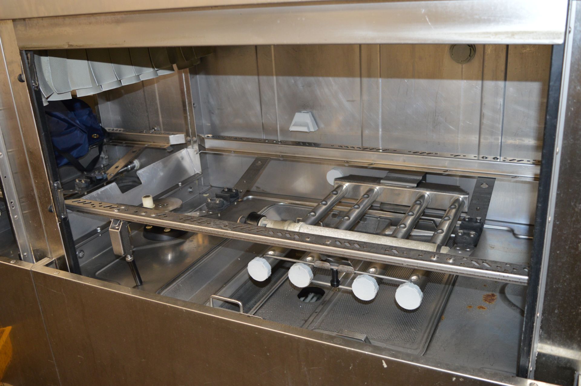 1 x Comenda AC2E Series Rack Conveyor Dish and Pot Washing Station - All Stainless Steel - Full - Image 9 of 14