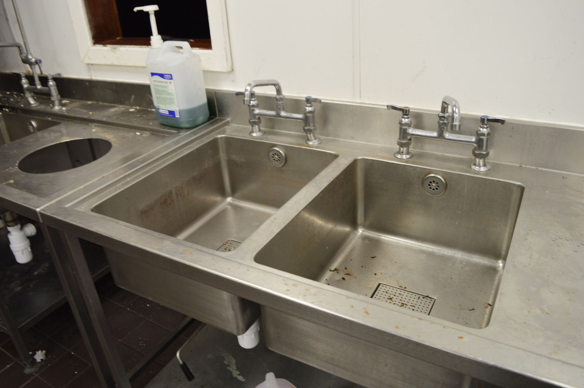 1 x Comenda AC2E Series Rack Conveyor Dish and Pot Washing Station - All Stainless Steel - Full - Image 3 of 14