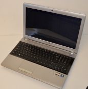 1 x Samsung RV515 15.6 Inch Laptop Computer - Features 2gb RAM, 320gb Hard Drive, AMD E-450 1.6ghz
