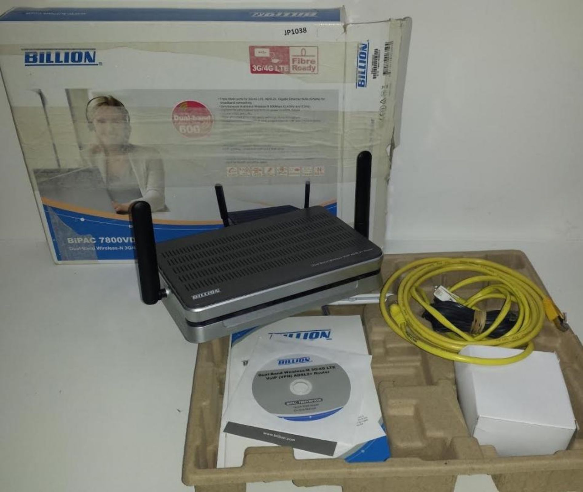 1 x Billon BiPAC 7800DXL Dual Band Wireless VoIP ADSL2+ Fast 600 Mbps Router - Boxed With Accessorie - Image 4 of 4