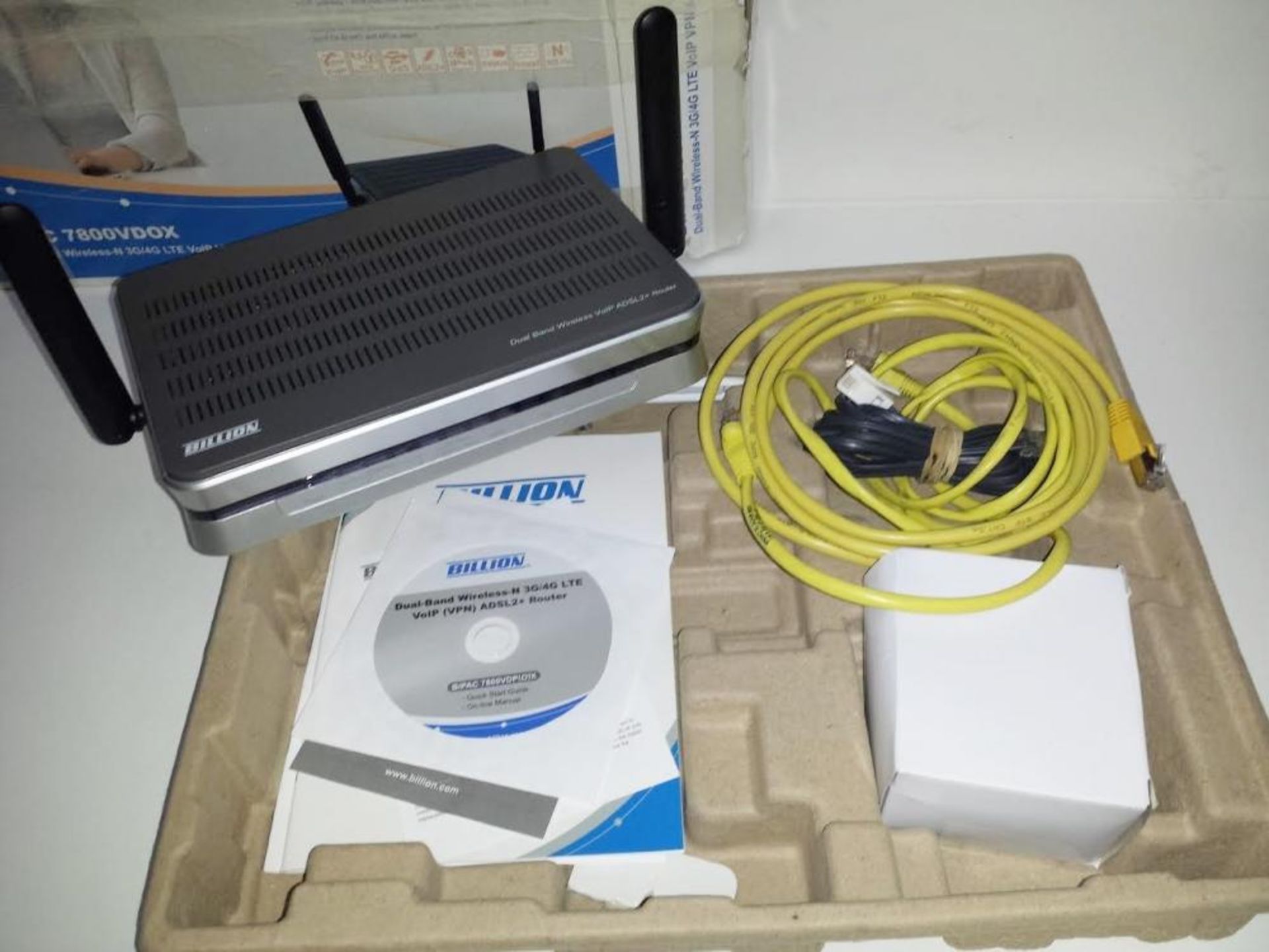 1 x Billon BiPAC 7800DXL Dual Band Wireless VoIP ADSL2+ Fast 600 Mbps Router - Boxed With Accessorie - Image 2 of 4