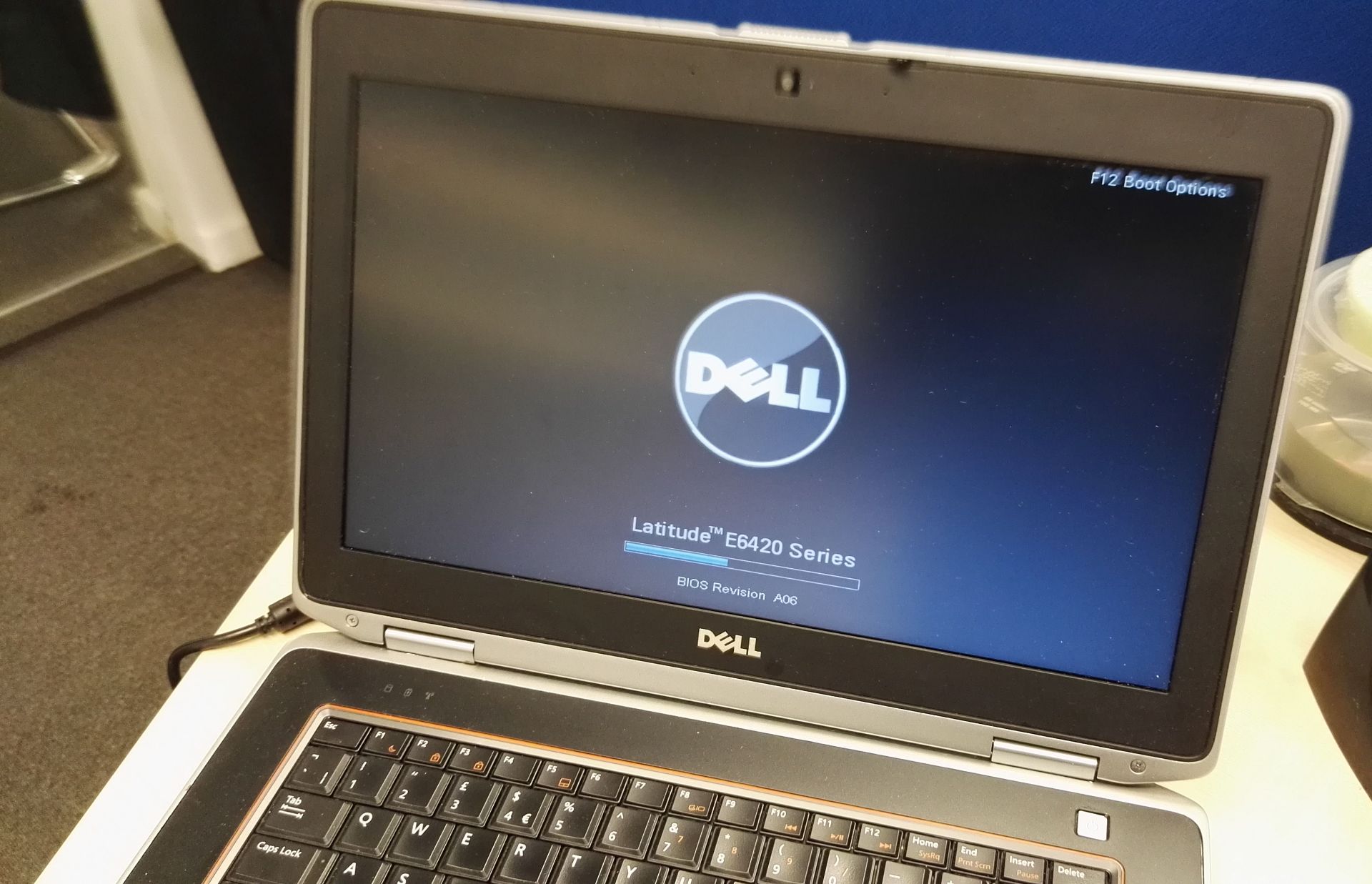 1 x Dell E6420 Latitude Laptop Computer - Features 6gb RAM, 320gb Hard Drive, Intel i5 2.5GHz - Image 10 of 19