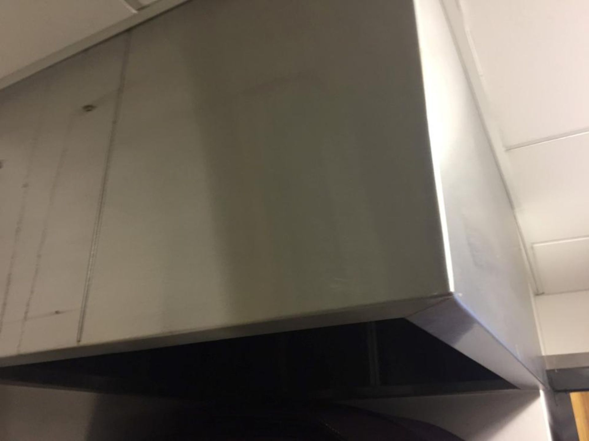 1 x Commercial Stainless Steel Extractor Hood - Dimensions: W90 x D75 x H50cm - CL191 - Location: Le - Image 2 of 3