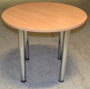 1 x Round Office Table With "Brevettato Gieffe" Metal Legs - Dimensions: Diameter 90cm x Height 74cm