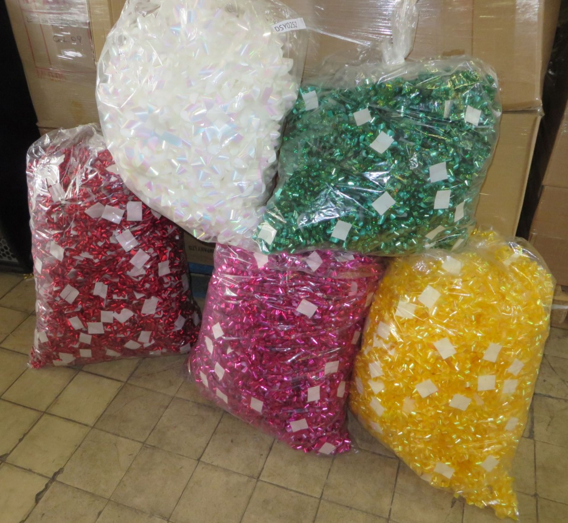 5 x Large Bags of New Self-Adhesive Present Bows - CL185 - Ref: DSY0252 - Location: Stoke-on-Trent S - Image 2 of 8