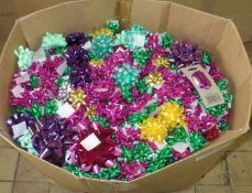 1 x Large Box of New Self-Adhesive Present Bows - CL185 - Ref: DSY0254 - Location: Stoke-on-Trent ST