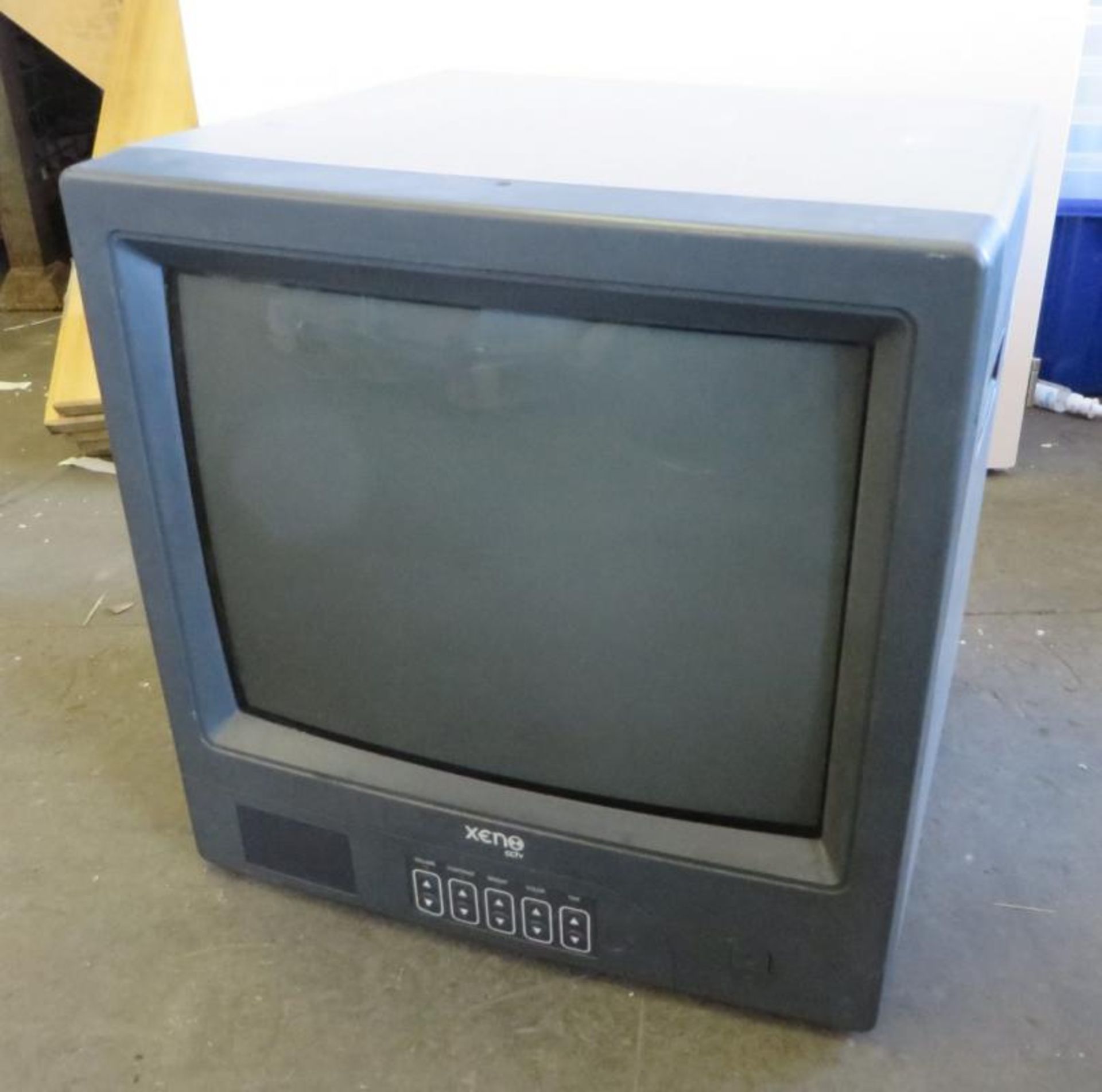 1 x Xeno XMON17C 17" Colour CCTV Monitor - CL185 - Ref: DRT0711 - Location: Stoke ST3