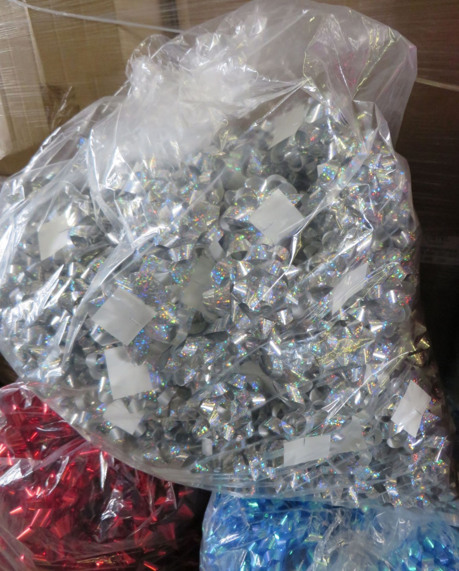 5 x Large Bags of New Self-Adhesive Present Bows - CL185 - Ref: DSY0253 - Location: Stoke-on-Trent S - Image 4 of 9