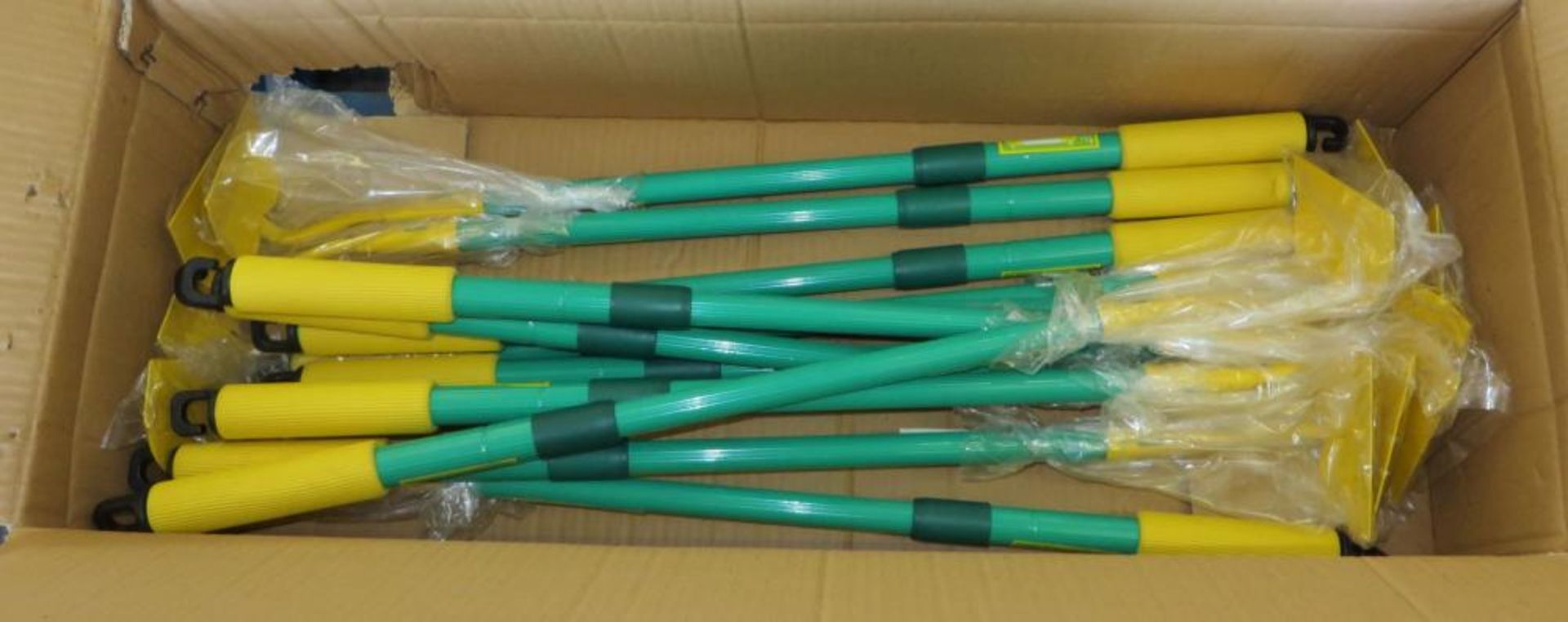 12 x Educational Infant Telescopic Hoes - New - CL185 - Ref: DRT0655 - Location: Stoke ST3