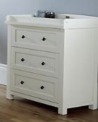 1 x Silver Cross New Nostalgia Dresser Nursery Furniture - Colour: Antique White - 87x54.5x97cm -