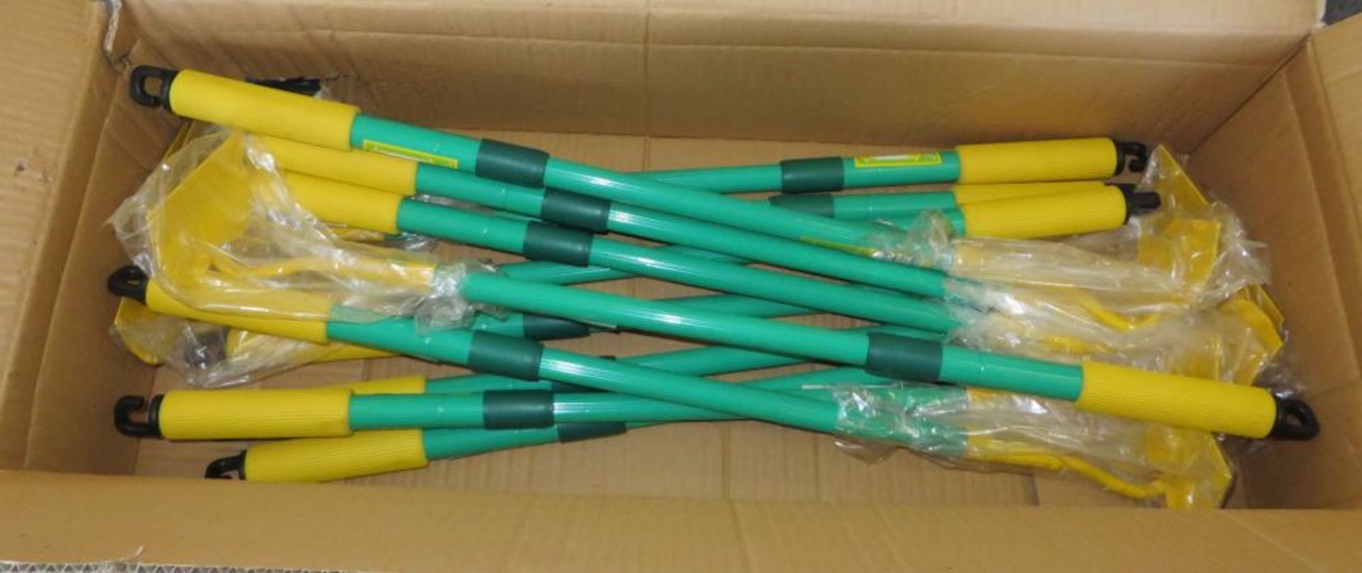 12 x Educational Infant Telescopic Hoes - New - CL185 - Ref: DRT0655 - Location: Stoke ST3 - Image 2 of 4