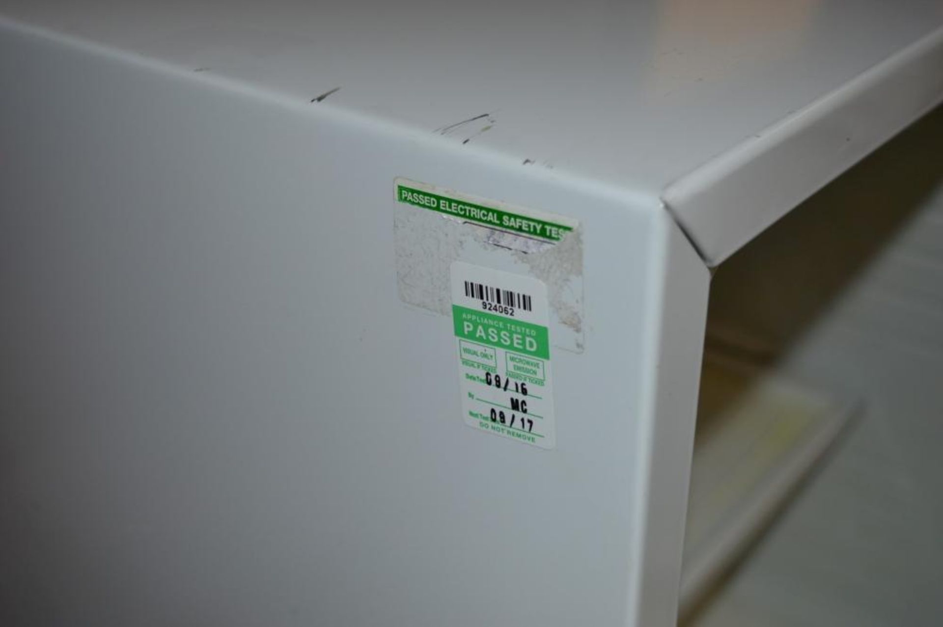 1 x Daewoo Compact Desktop Refridgerator - Model FR-061 - CL400 - Ref JP735 - Location: Altrincham W - Image 3 of 5