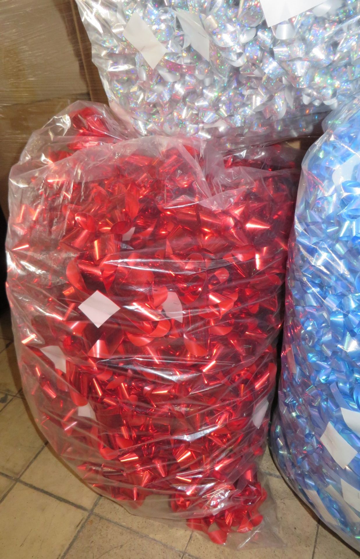 5 x Large Bags of New Self-Adhesive Present Bows - CL185 - Ref: DSY0253 - Location: Stoke-on-Trent S - Image 6 of 9