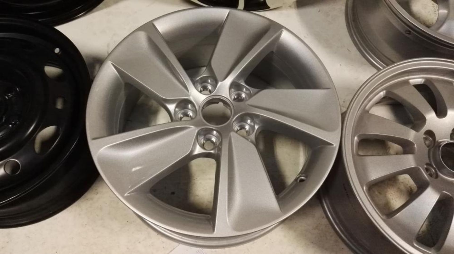 8 x Assorted Alloy Wheels - 15" to 17" - Saab, Opel, Vauxhall, Renault, BBS - CL084 - Location: Altr - Image 6 of 9