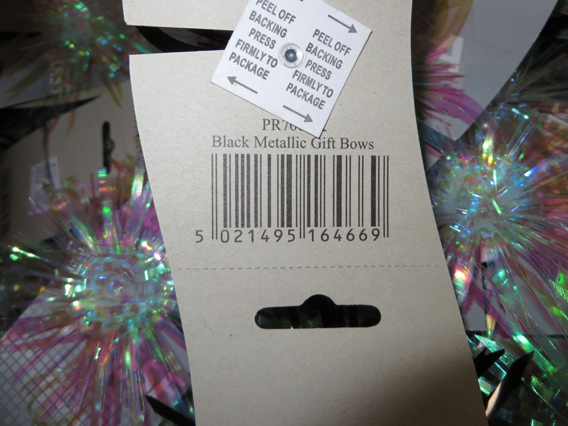 1 x Large Box of New Self-Adhesive Iridescent Present Bows - CL185 - Ref: DSY0256 - Location: Stoke- - Image 6 of 6