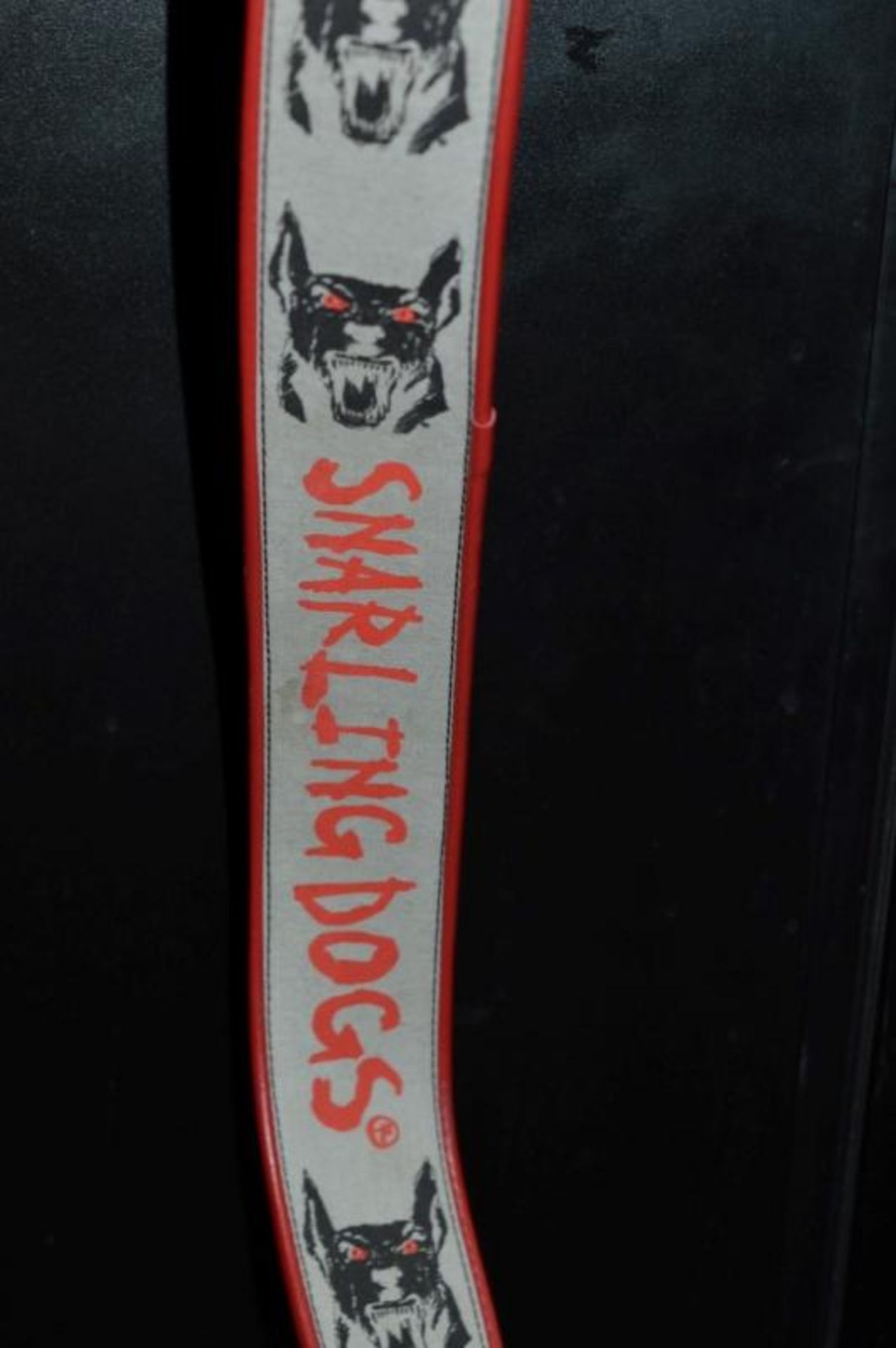 1 x Snarling Dogs Guitar Strap - CL022 - Ref SC059 - Location: Altrincham WA14