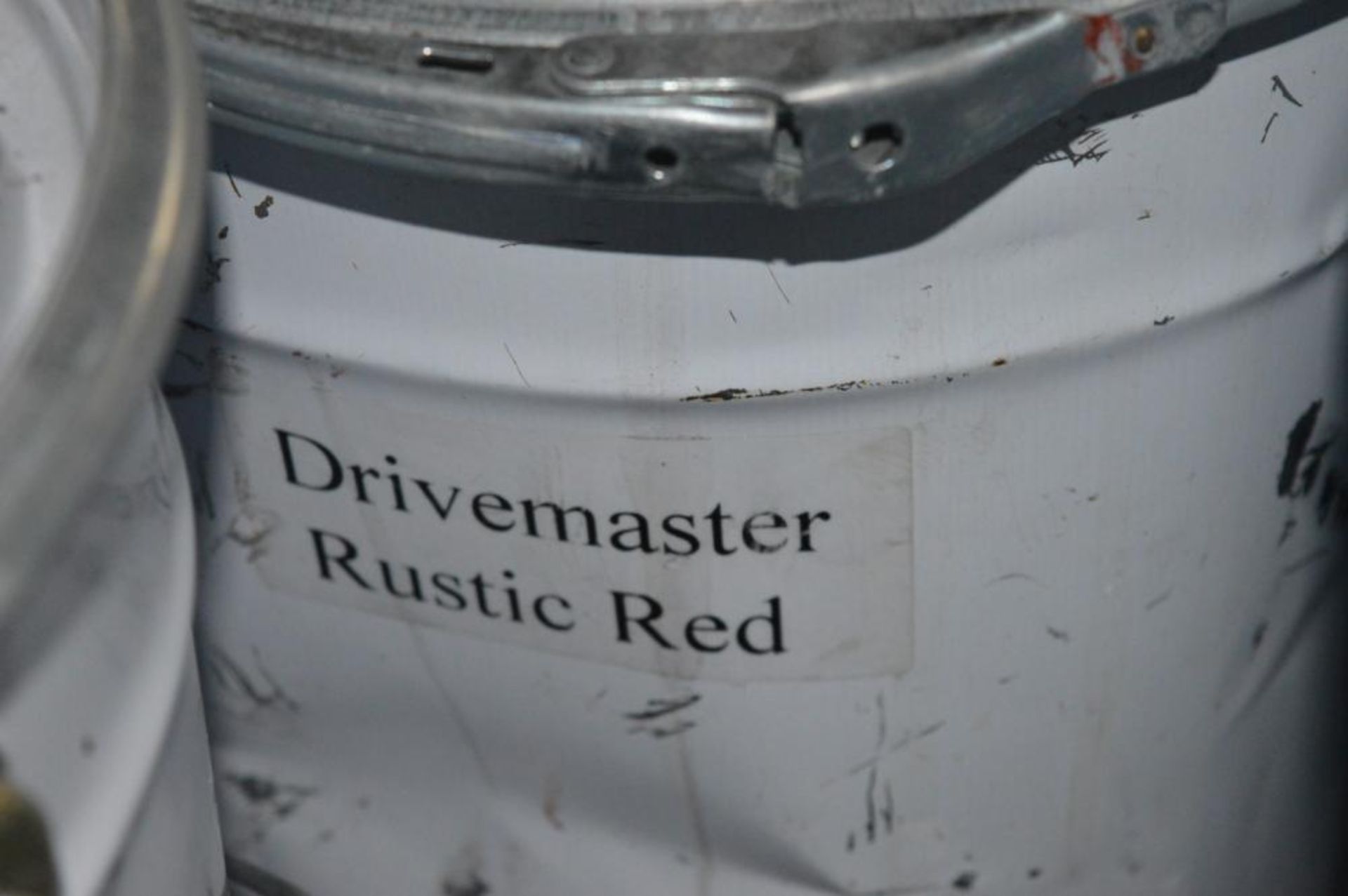 Approx. 24 x 20 Litre Assorted Tins of Paint inc. Roof + Tile, Drivemaster + More - Ref: DRT0233 - C - Image 5 of 5