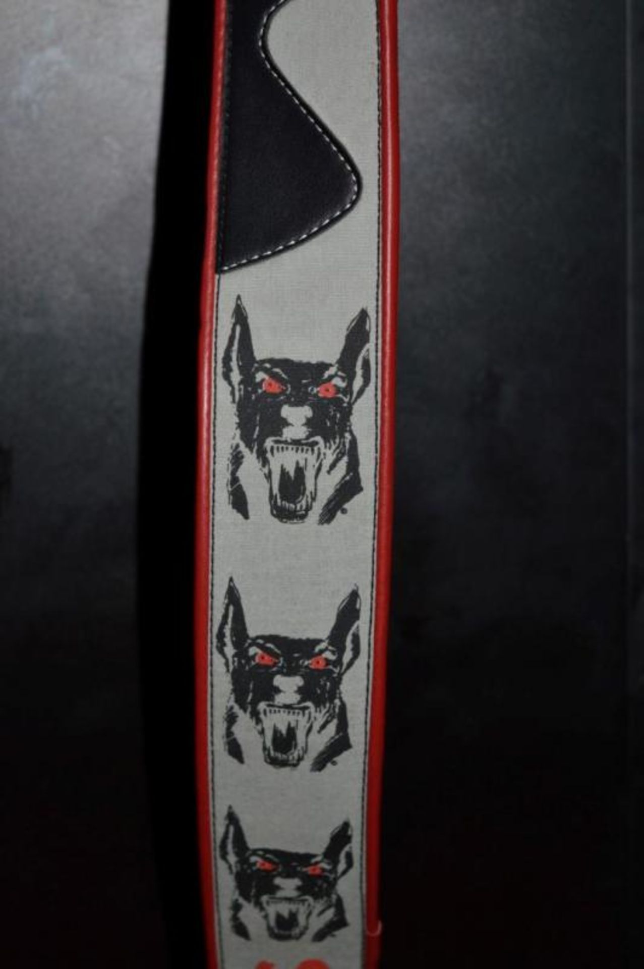 1 x Snarling Dogs Guitar Strap - CL022 - Ref SC059 - Location: Altrincham WA14 - Image 5 of 6