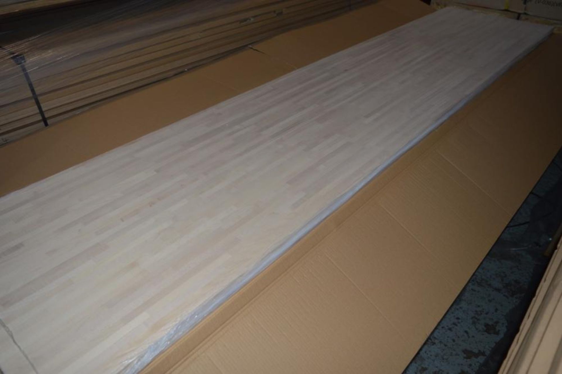 1 x Solid Wood Kitchen Worktop - EUROPEAN MAPLE - Maple Blockwood Kitchen Worktop - Size: 3000 x 900 - Image 3 of 5