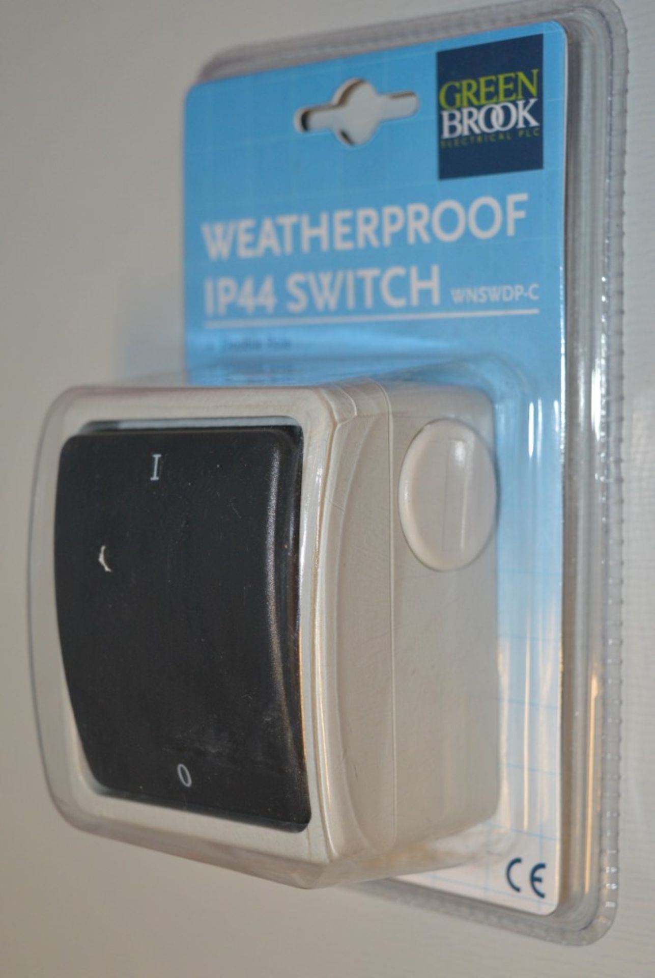 14 x Greenbrook Weatherproof Outdoor Single Switches - Suitable For Sheds etc - Brand New Stock - - Image 3 of 4