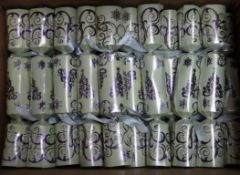 50 x Luxury Christmas Crackers - JP025 - Boxed – Unused – Each comes with Gift, Hat, Snap & Joke -