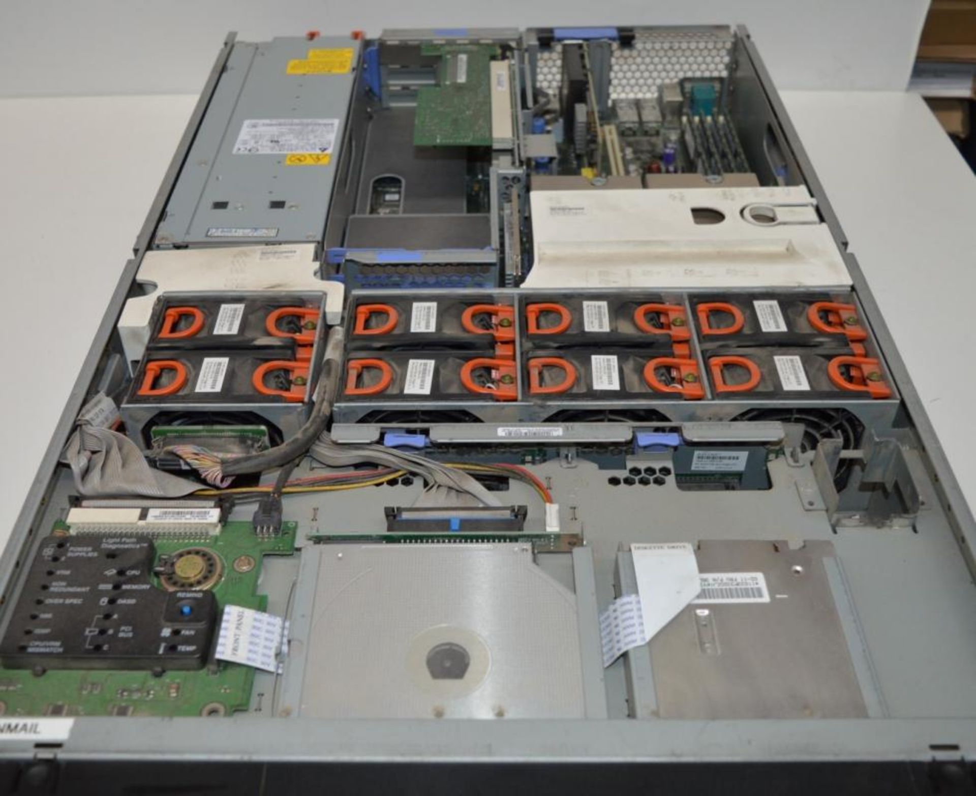 1 x IBM xSeries 345 Server - Includes Dual Xeon Processors, 1gb Ram, Raid Card - Hard Disk Drives - Image 5 of 6