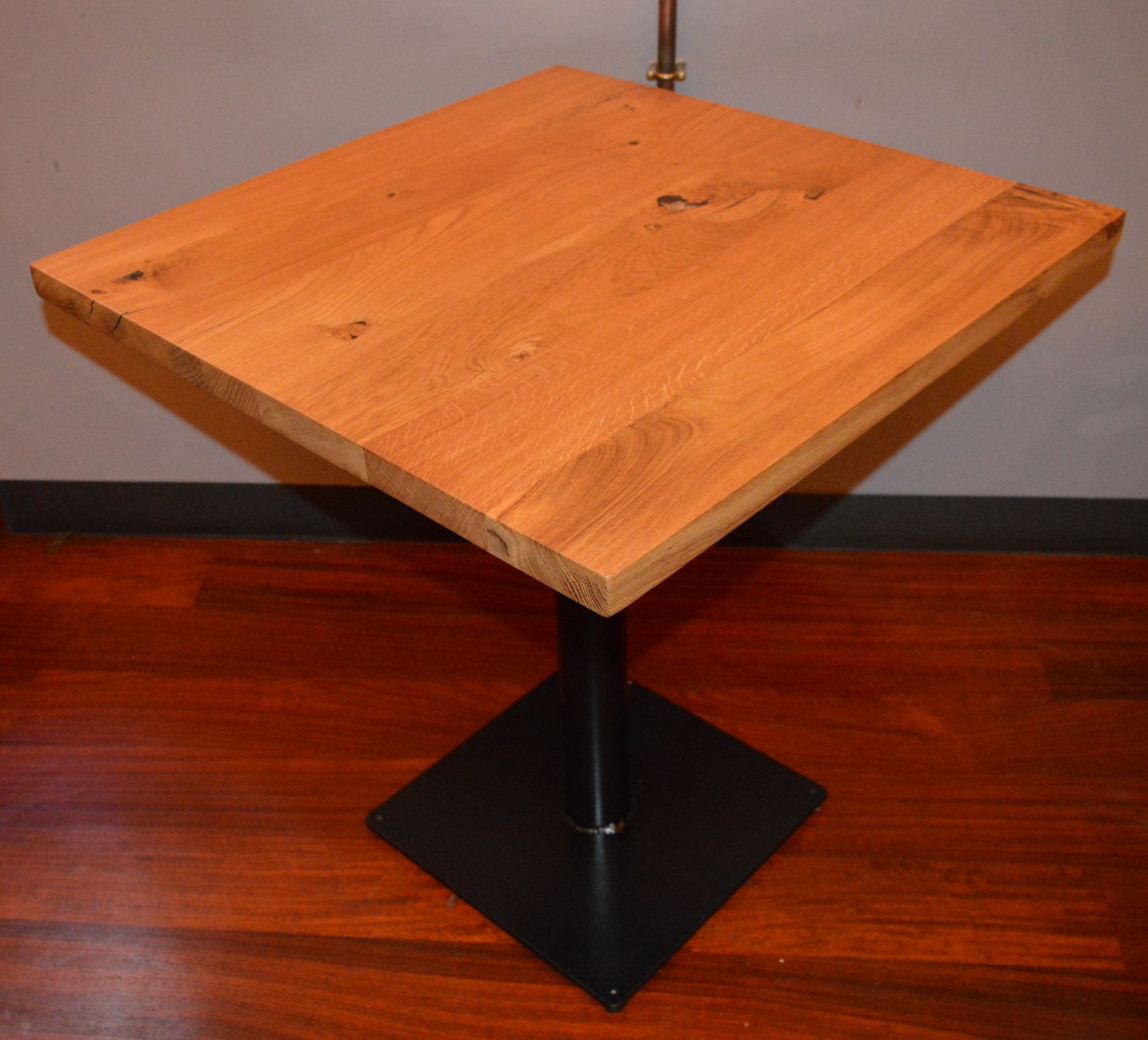 4 x Rustic Knotty Oak Bistro Tables - Suitable For Pubs & Restaurants - Substantial Bases With Solid
